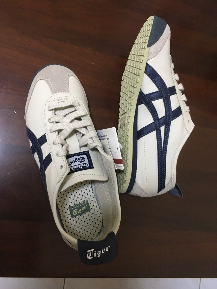 Tigger sneakers top