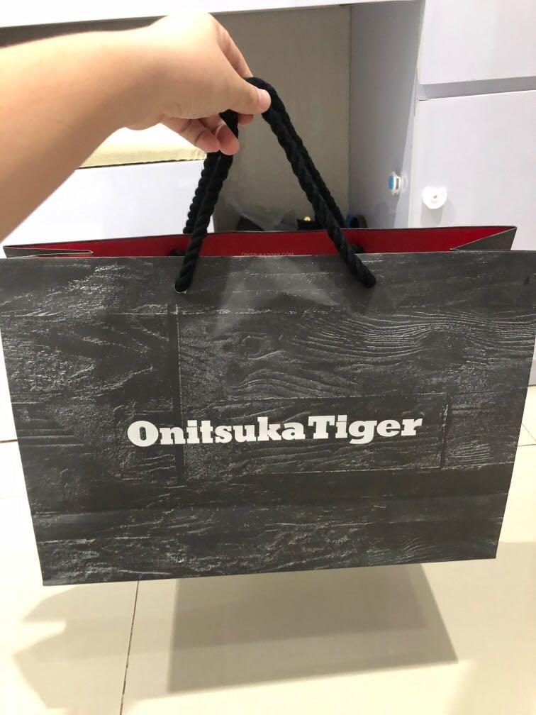 Paper bag clearance onitsuka tiger