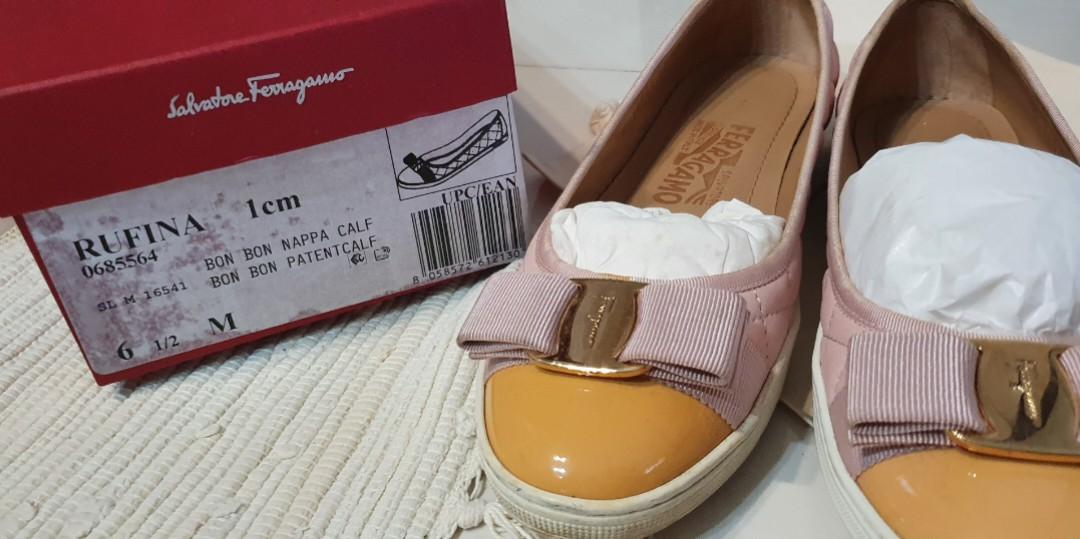 Salvatore Ferragamo 'Rufina' Flats - Women's 8