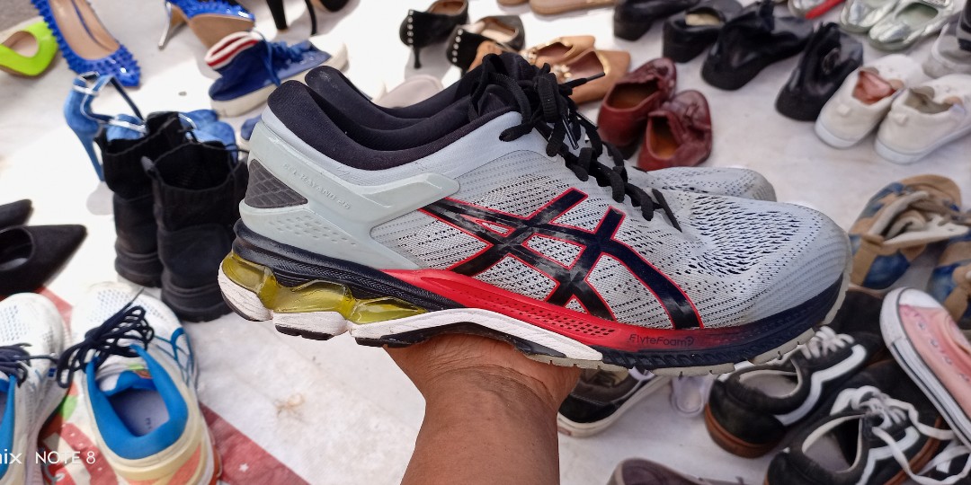 Sepatu volly 2025 asics kayano