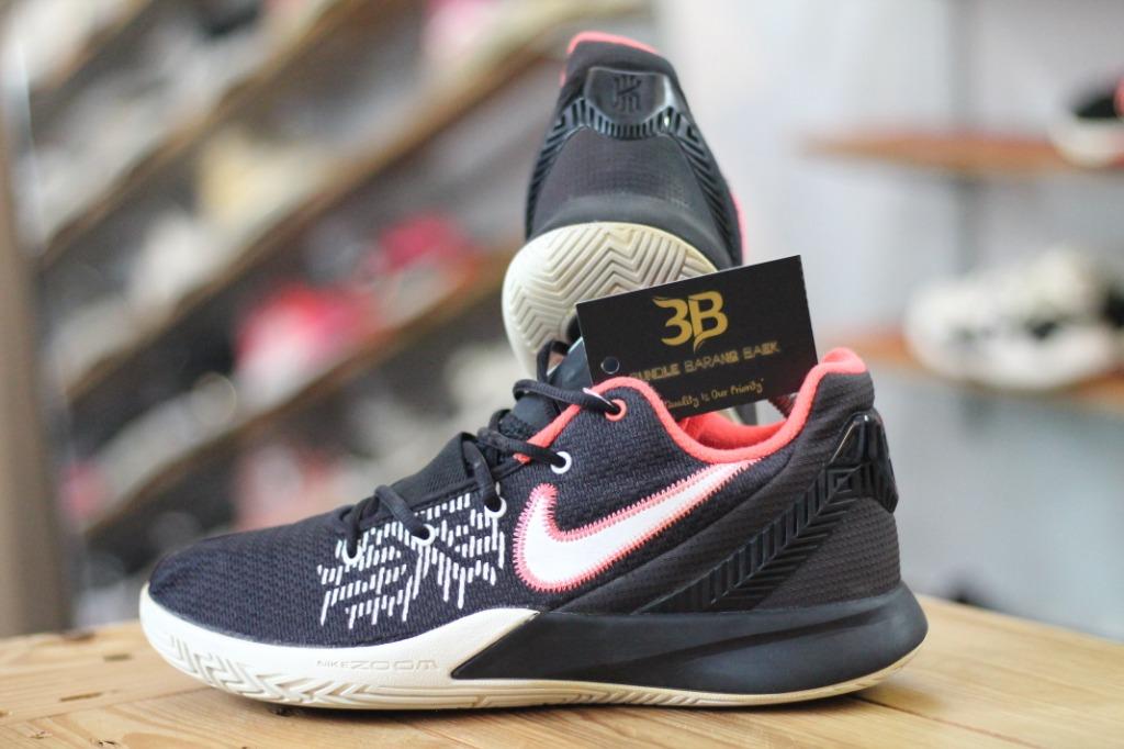 Kyrie flytrap discount size 9