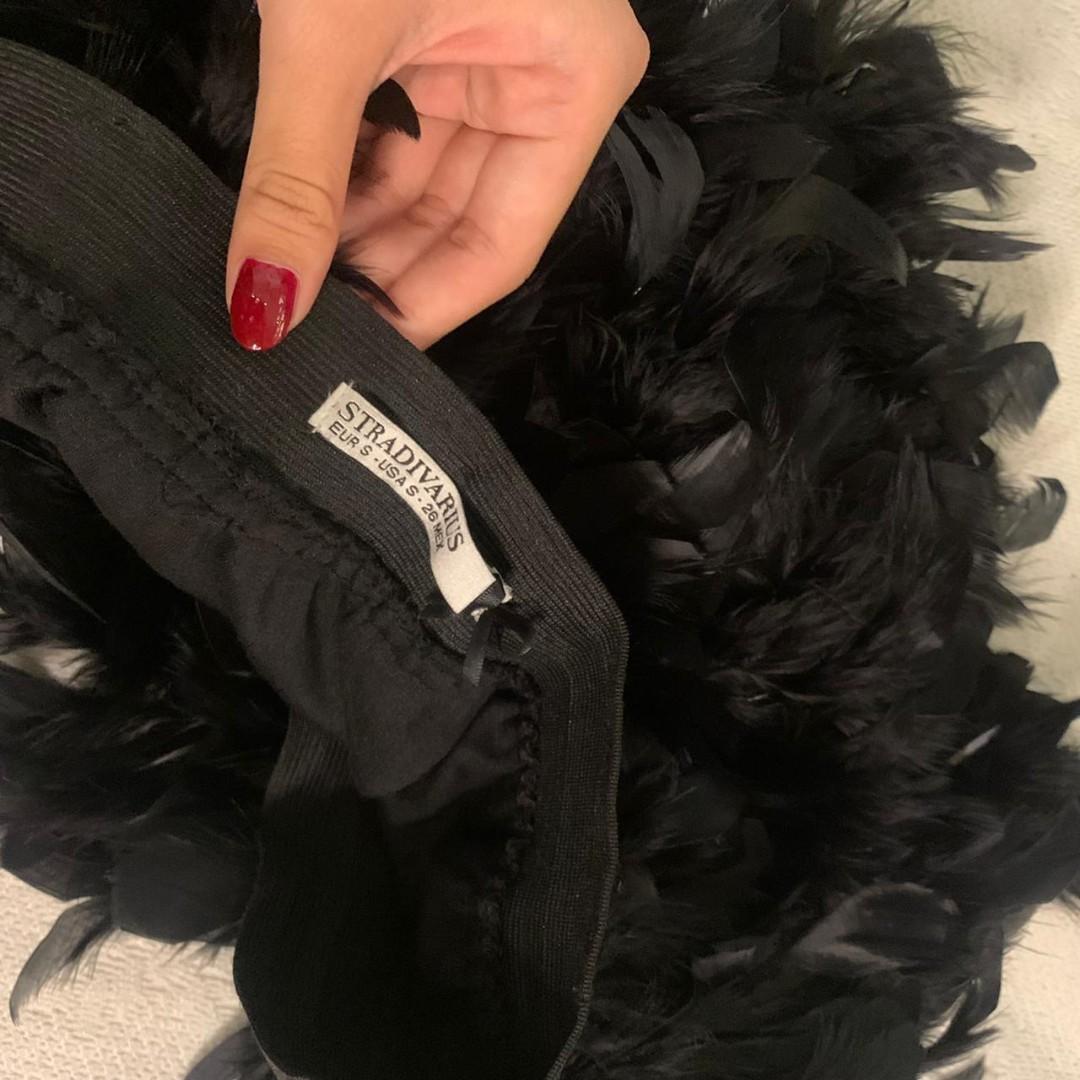 Stradivarius Feather Skirt Fesyen Wanita Pakaian Wanita Gaun