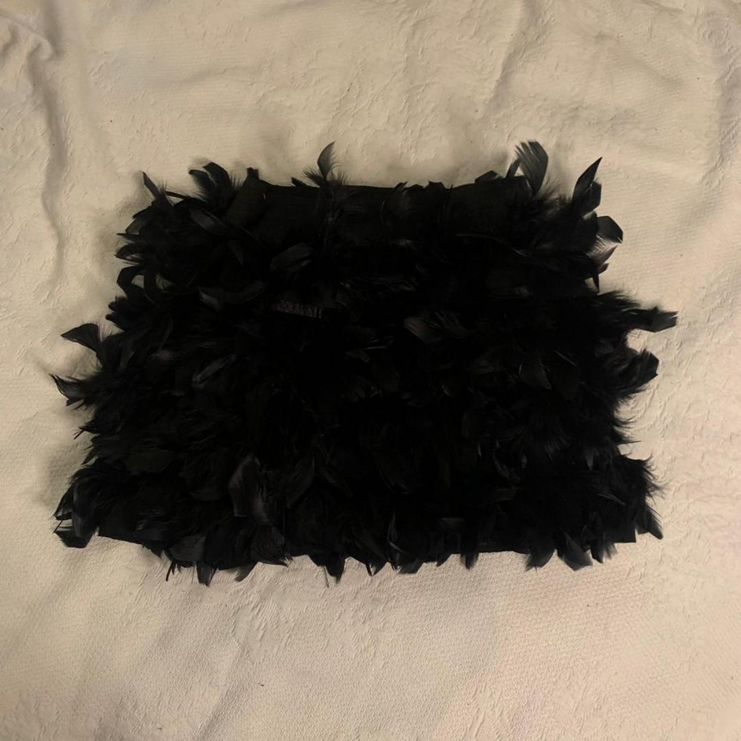 Stradivarius Feather Skirt Fesyen Wanita Pakaian Wanita Gaun Rok di Carousell