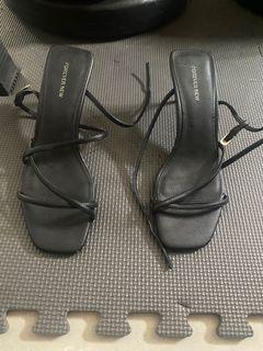 Strap heel