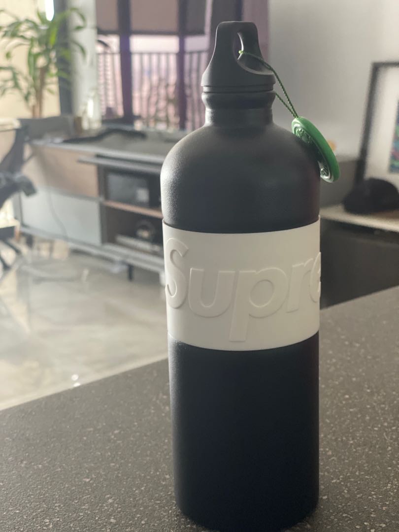 送料無料/新品 supremeオンライン購入 sigg CYD 1.0l Supreme water ...