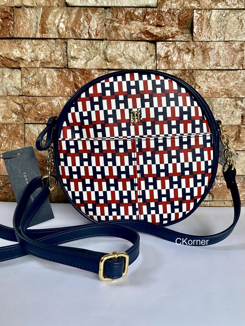 Tommy hilfiger round sling outlet bag