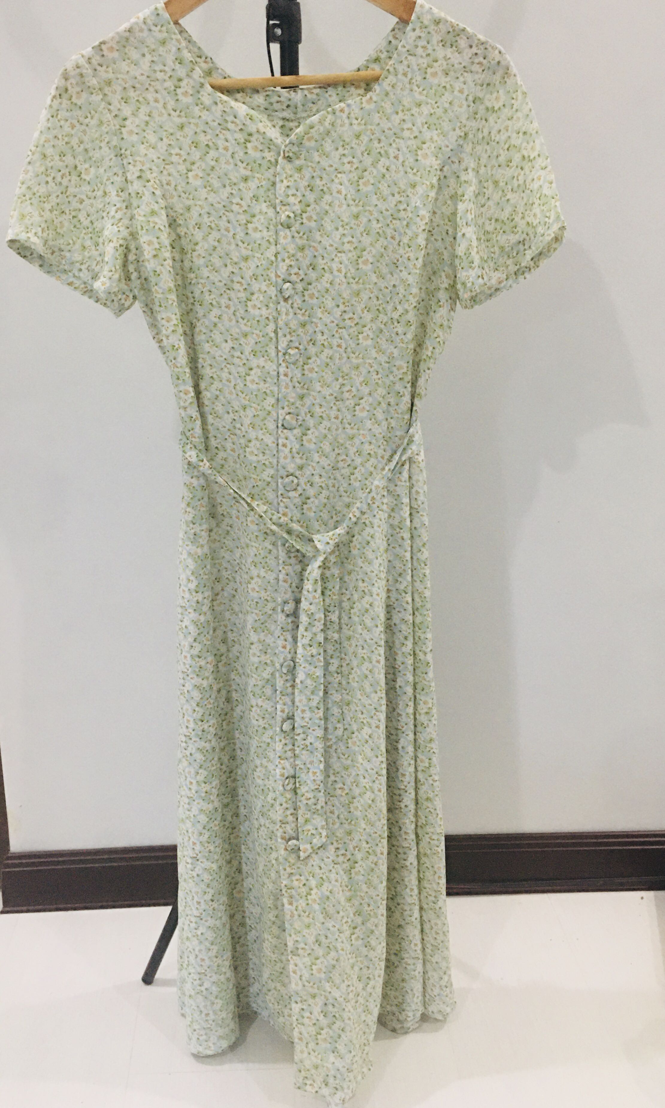 Vintage Sunday Dress with sleeves 