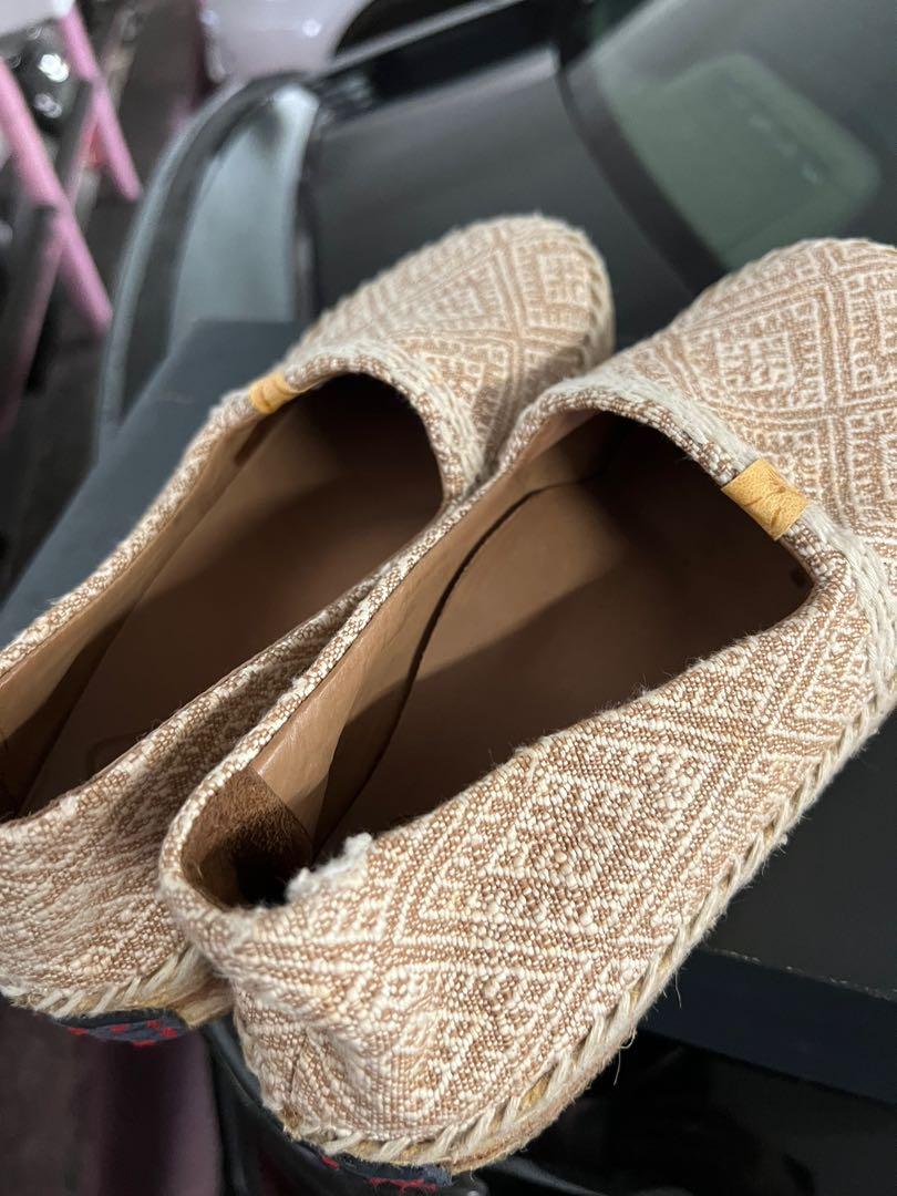 Visvim （分類：便服鞋）位於 Hong Kong。 由 alanau9211 提交（商品編號 1172232026，圖片 5）。簡介： 極少著，冇盒淨鞋。