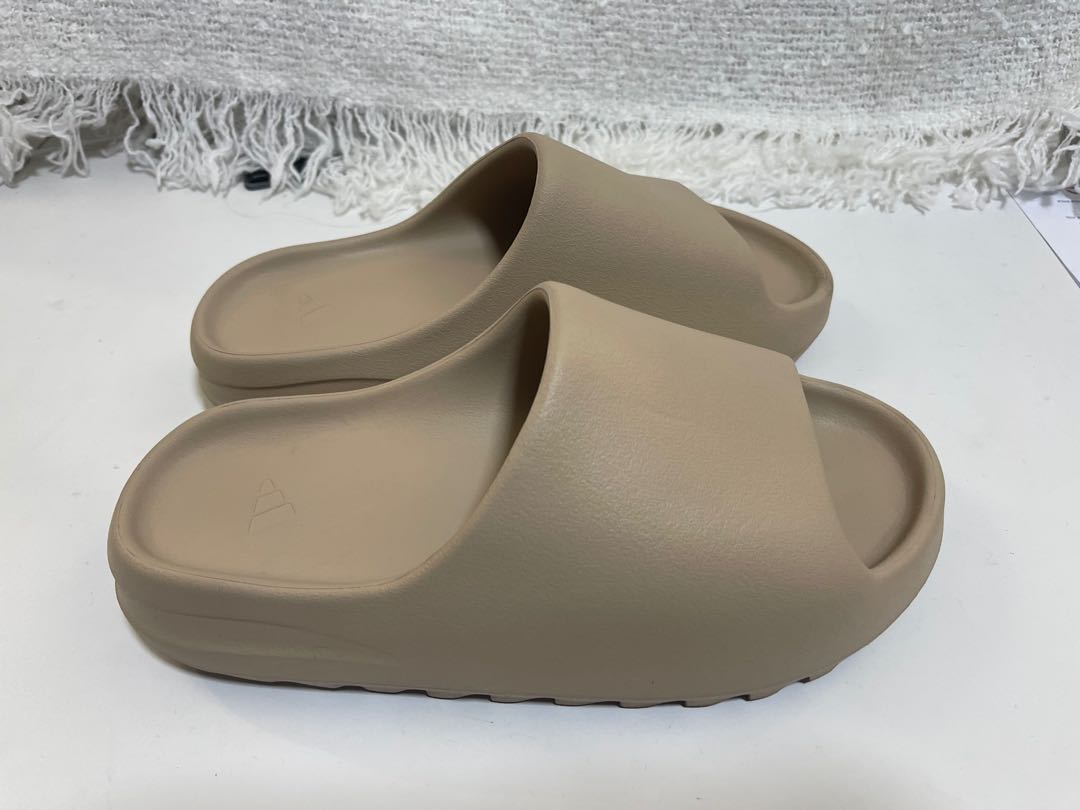 RETAIL PRICE AUTHENTIC YEEZY SLIDE PURE, Men's Fashion, Footwear, Flipflops  and Slides on Carousell