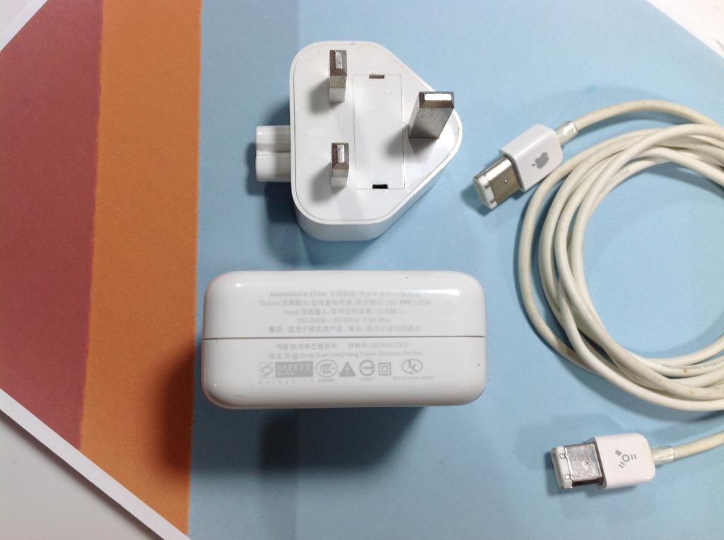 1st 2nd ipod classic firewire charger & cable, Audio, Portable Music Players on Carousell
