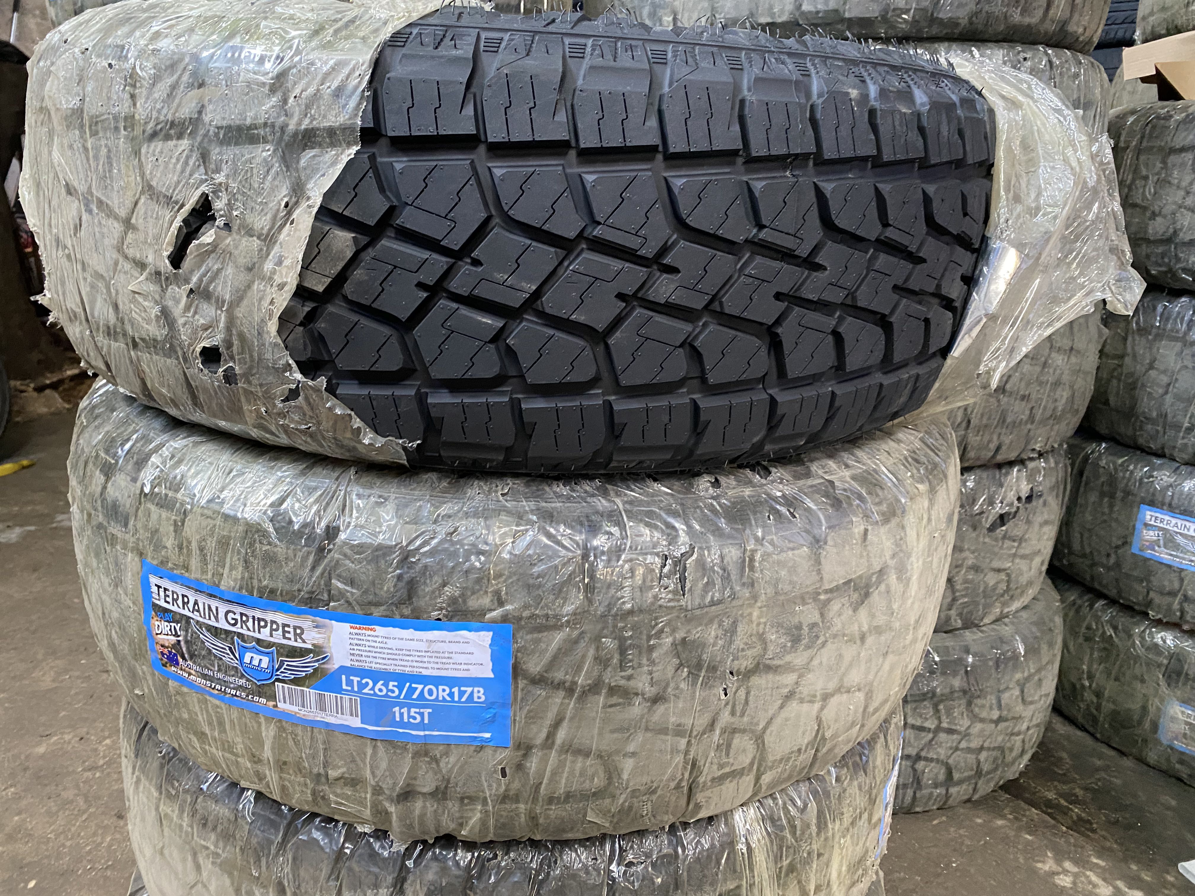 MONSTA TERRAIN GRIPPER ころせ 265/70/R17 4本 MONSTA TERRAIN GRIPPER ころせ 265/70/R17 4本