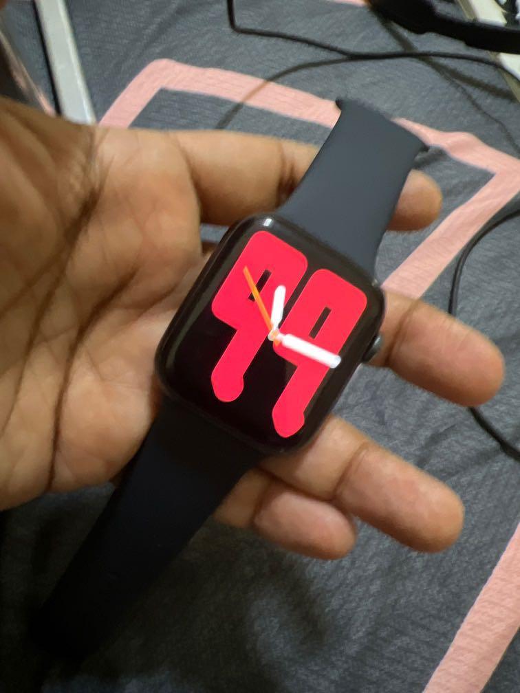 Space grey aluminium on sale case with solo loop