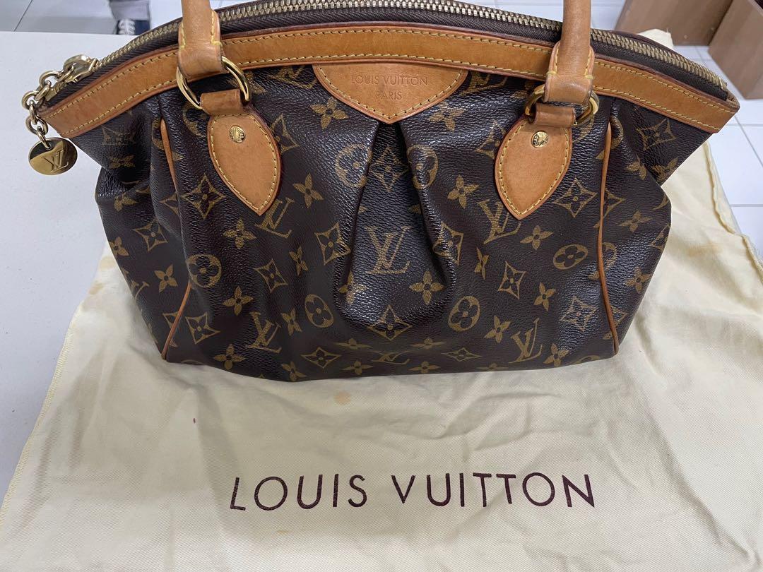 Authentic Louis Vuitton (Category: Luxury Bags & Wallets) located in Lipa City. Submitted by kumares_closet (Listing ID 1172439878, Image 1). Description: Authentic Lv Tivoli PM Bought from Japan Pre Loved Store Money Back Guarantee if proven fake.