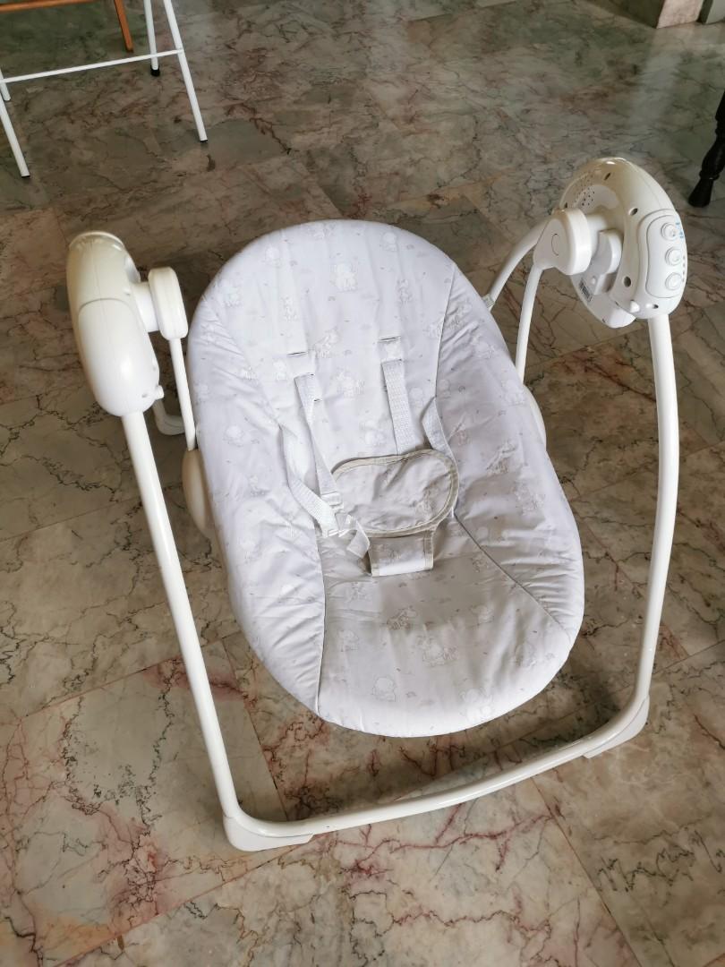 Battery operated baby rocker, Babies & Kids, Baby Nursery & Kids