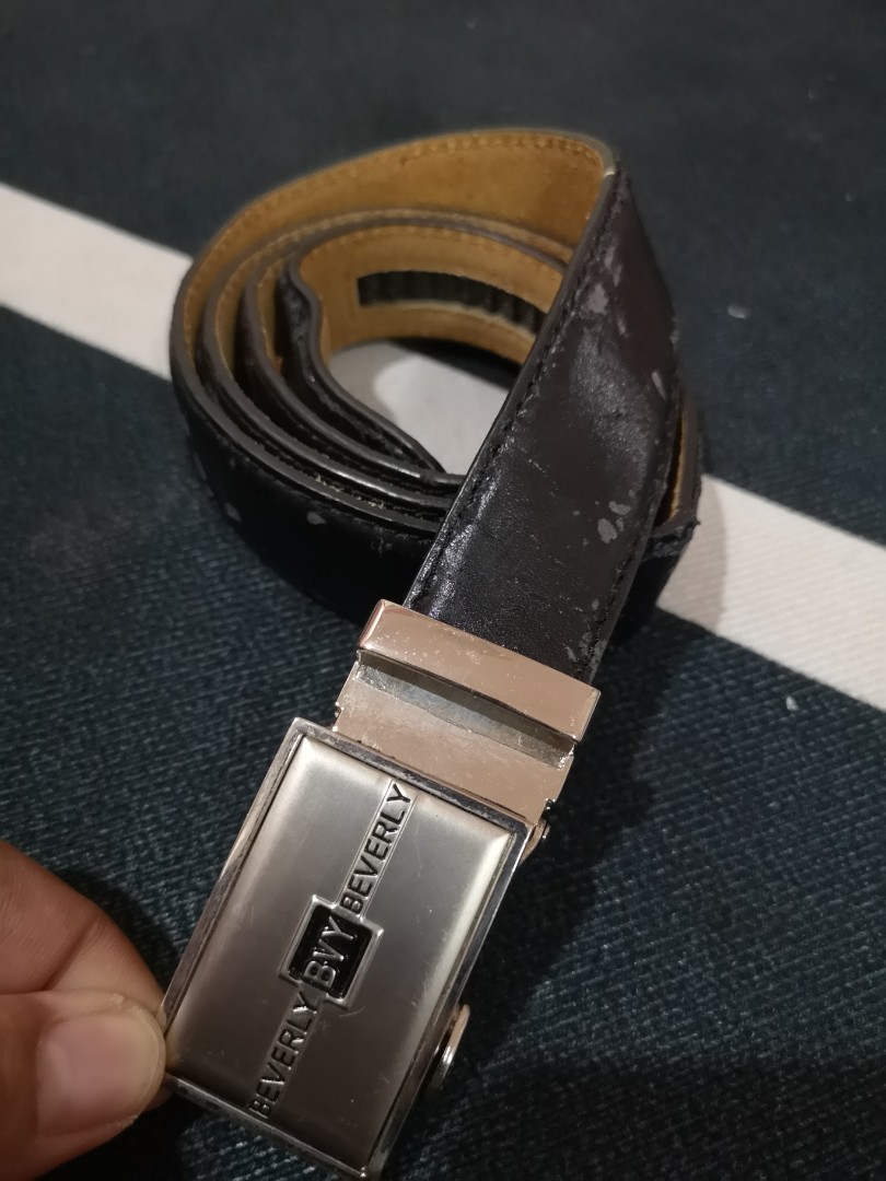 Louis Vuitton Damier Belt. 95-38. Fits 32-36