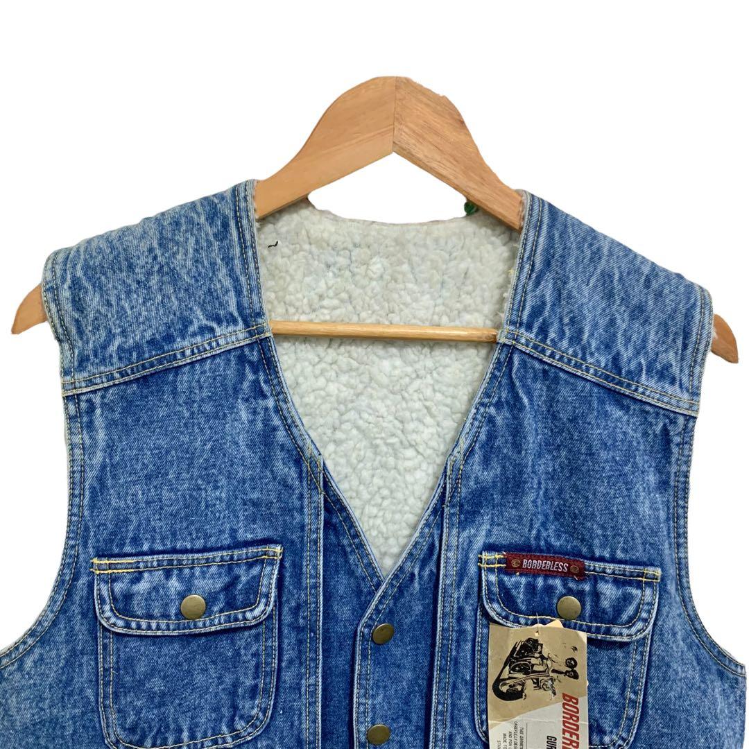 Borderless Denim Multipocket Vest (Category: Vests) located in Quezon City. Submitted by puristunlimited (Listing ID 1172558565, Image 2). Description: 🤩FOLLOW ME HERE ON CAROUSELL🤩 www.carousell.com/u/puristunlimited FOR FUTURE DROPS AND MORE ITEMS Borderless Denim Multipocket Vest 10/10 condition Flawless Shoulder: 19 inches Chest: 21 inches Hem: 21 inches Length: 24 inches Best fit for Mens Large Best fit for Womens XL Best Price: ₱500 plus 