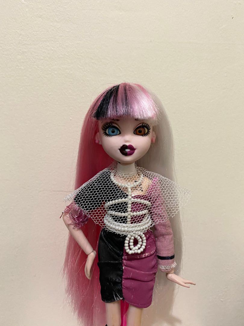 Cloetta Spelletta 🌸 on X: I think I know more about Barbie dolls than u  do  / X