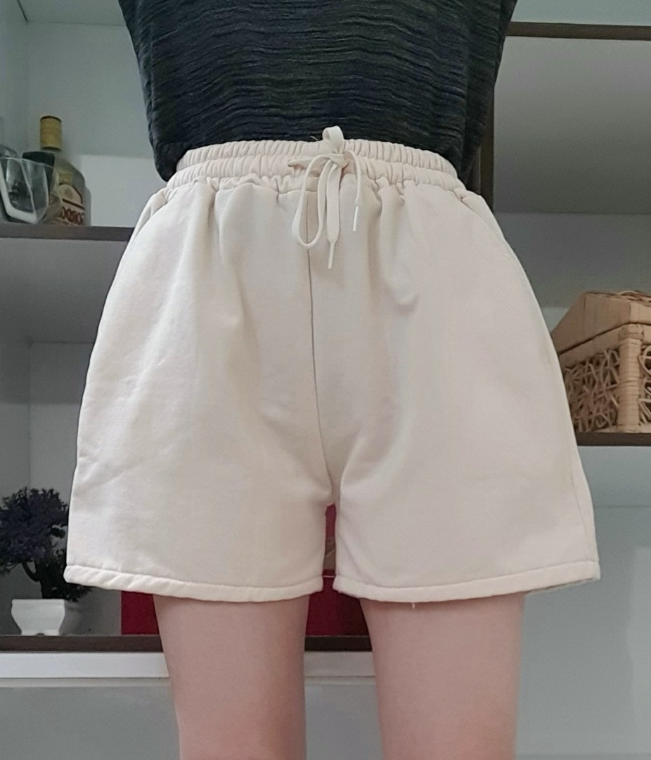 Cream Short Jogger Pants / Sweatshorts 