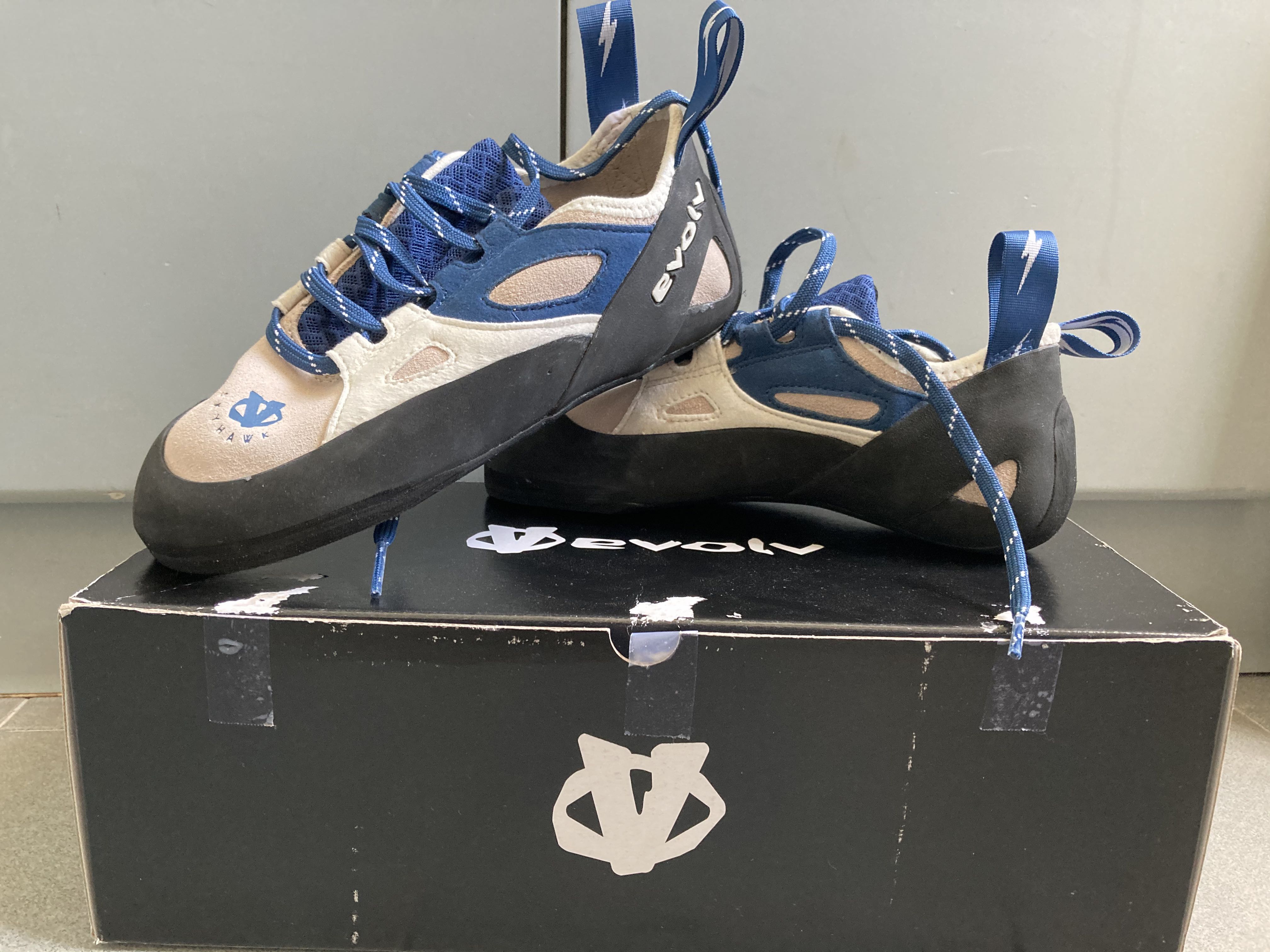 Evolv skyhawk climbing shoes hotsell