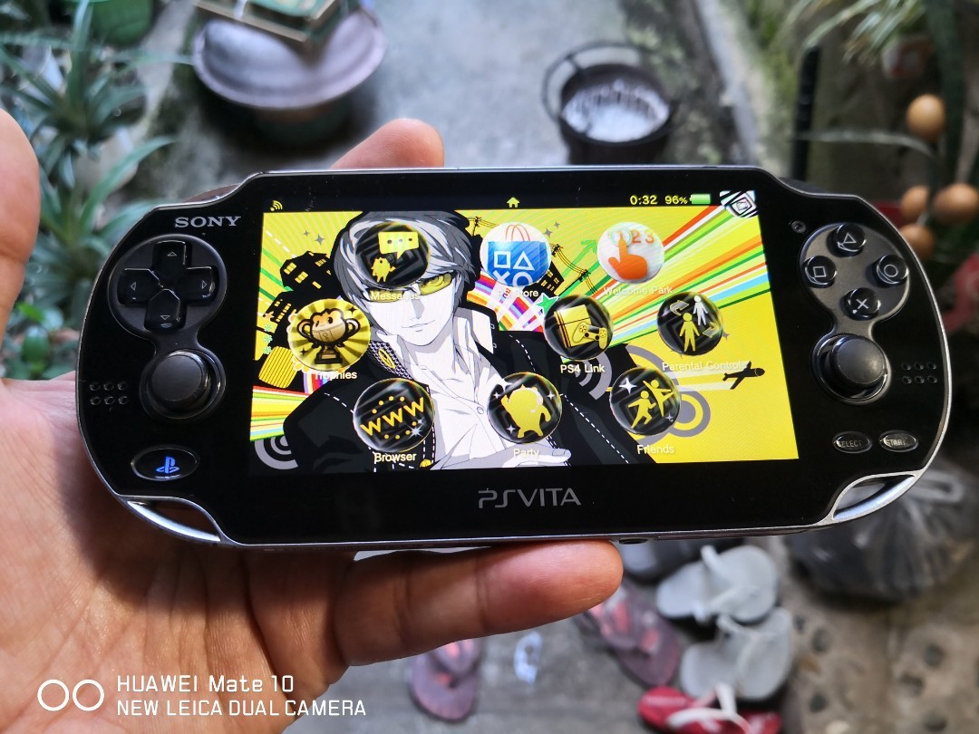 FOR SALE SONY PSVITA OLED DISPLAY, JEYLBREYK 16GB ORIGINAL MMC., Video Gaming, Video Game