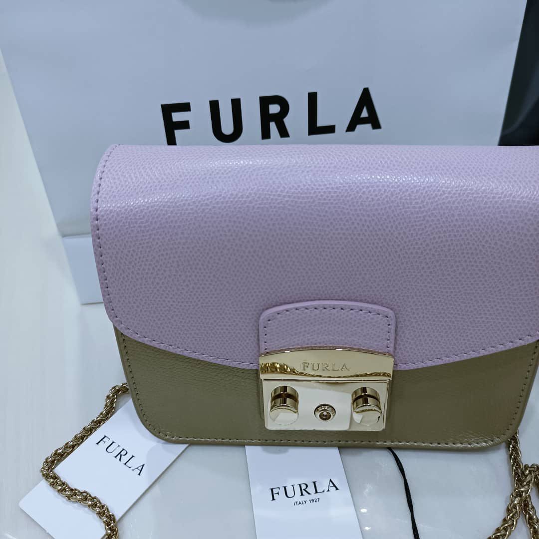 Furla changeable outlet flap