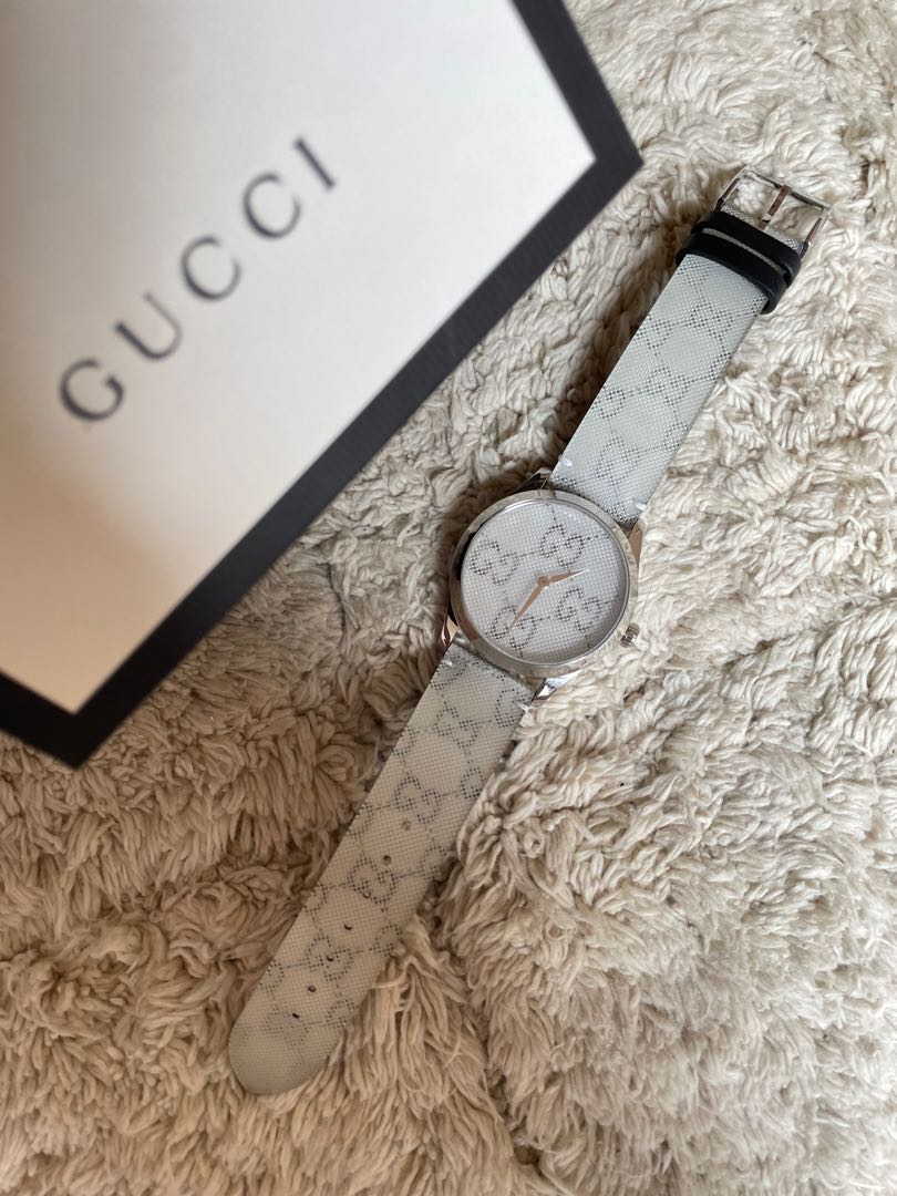 Hologram gucci store watch