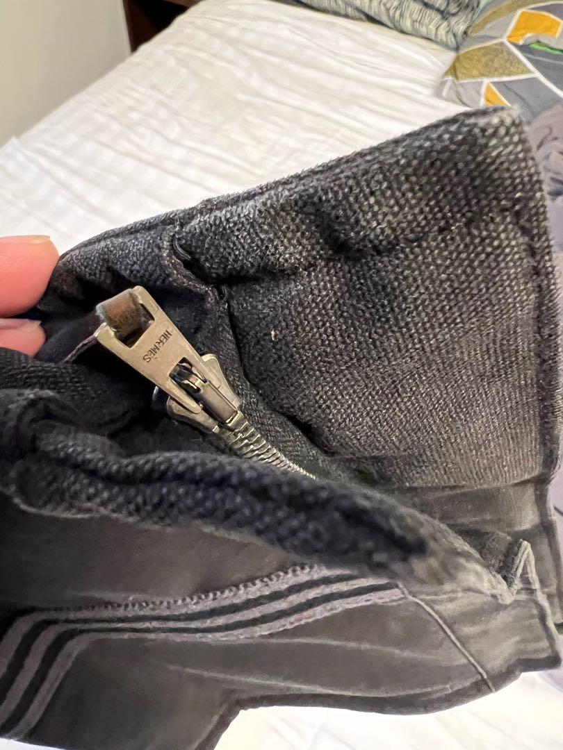 Hermes Pouch (Category: Luxury Bags & Wallets) located in Imus. Submitted by aessapdli (Listing ID 1172420191, Image 3). Description: Items from Japan Pawnshop. Money back guaranteed authentic Hermes Pouch Color Gray .