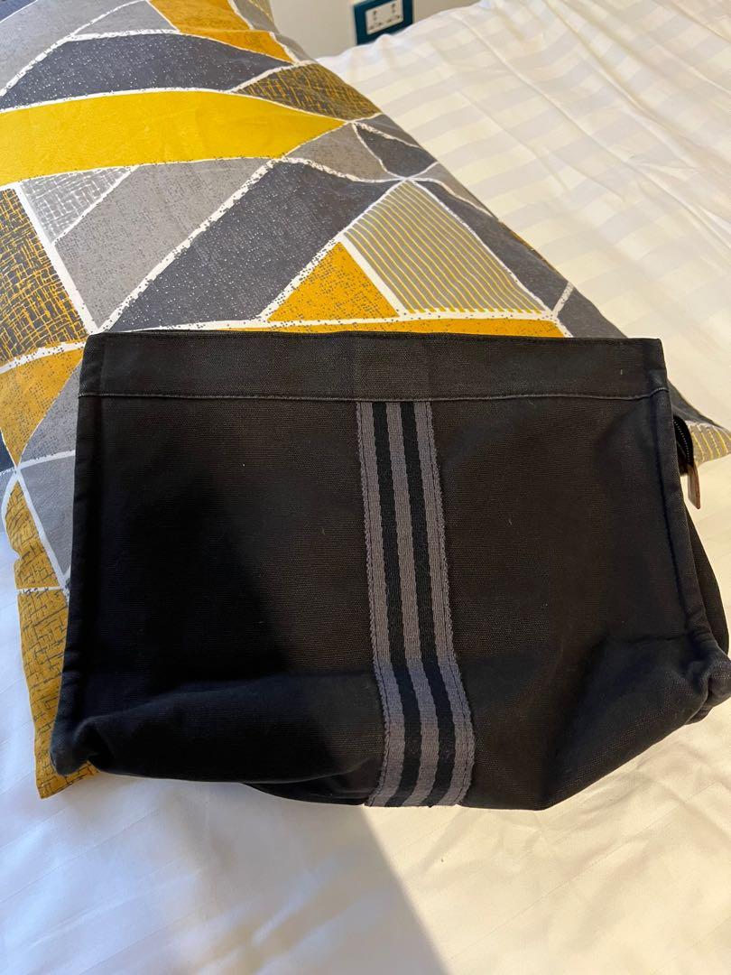 Hermes Pouch (Category: Luxury Bags & Wallets) located in Imus. Submitted by aessapdli (Listing ID 1172420191, Image 2). Description: Items from Japan Pawnshop. Money back guaranteed authentic Hermes Pouch Color Gray .