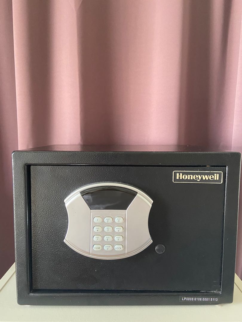 Honeywell Steel Security Safe, Furniture & Home Living, Security
