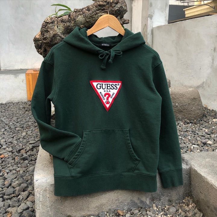 Guess triangle hoodie outlet