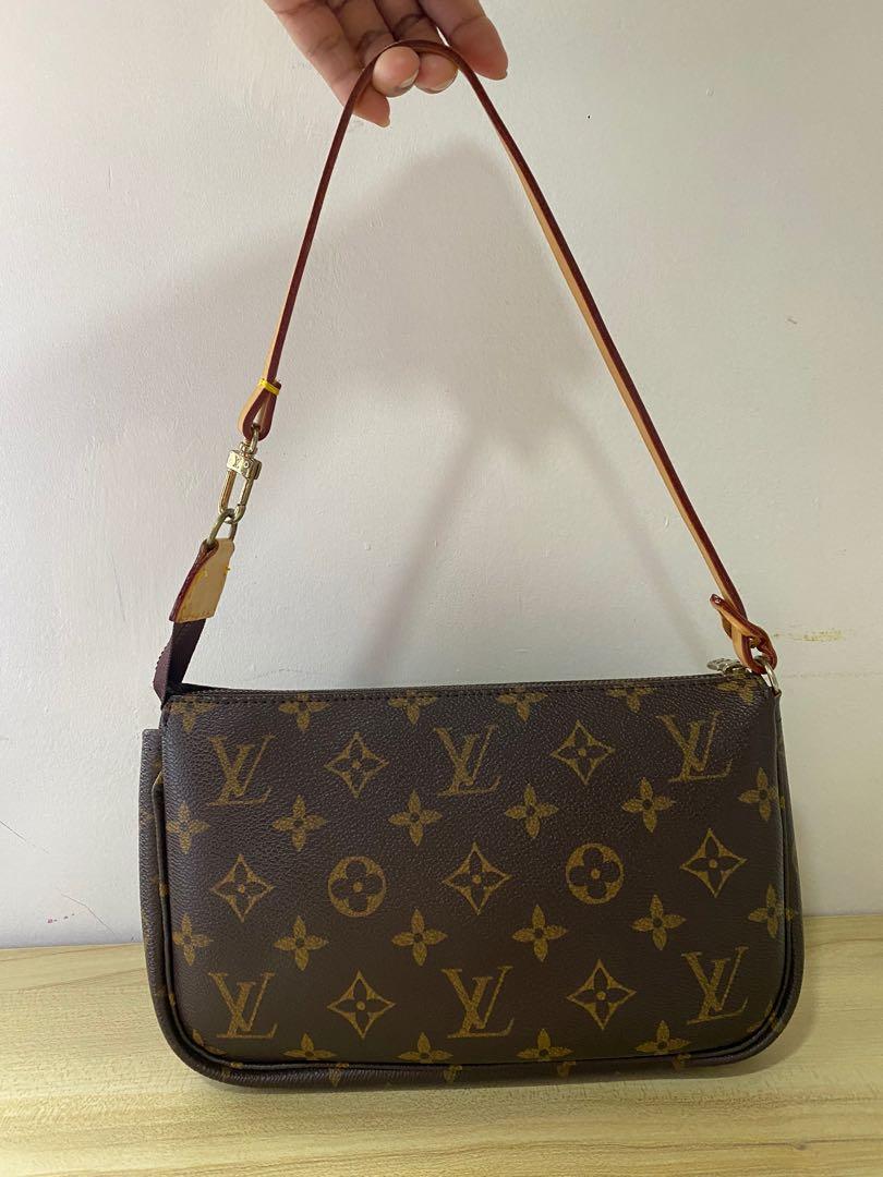 Louis vuitton hotsell pochette monogram bag