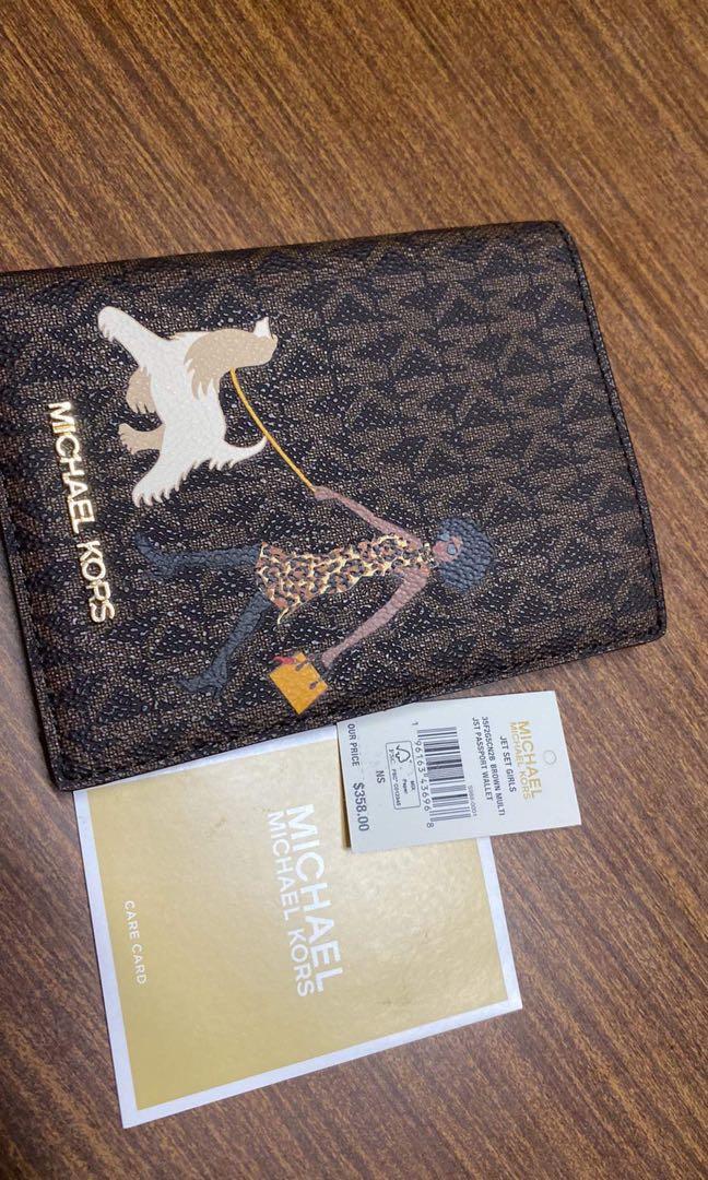 Michael Kors Passport Wallet, Women's Fashion, Bags & Wallets, Wallets &  Card holders on Carousell
