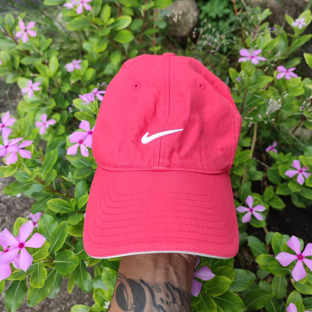 NIKE MINI SWOOSH GOLF CAP, Fesyen 
