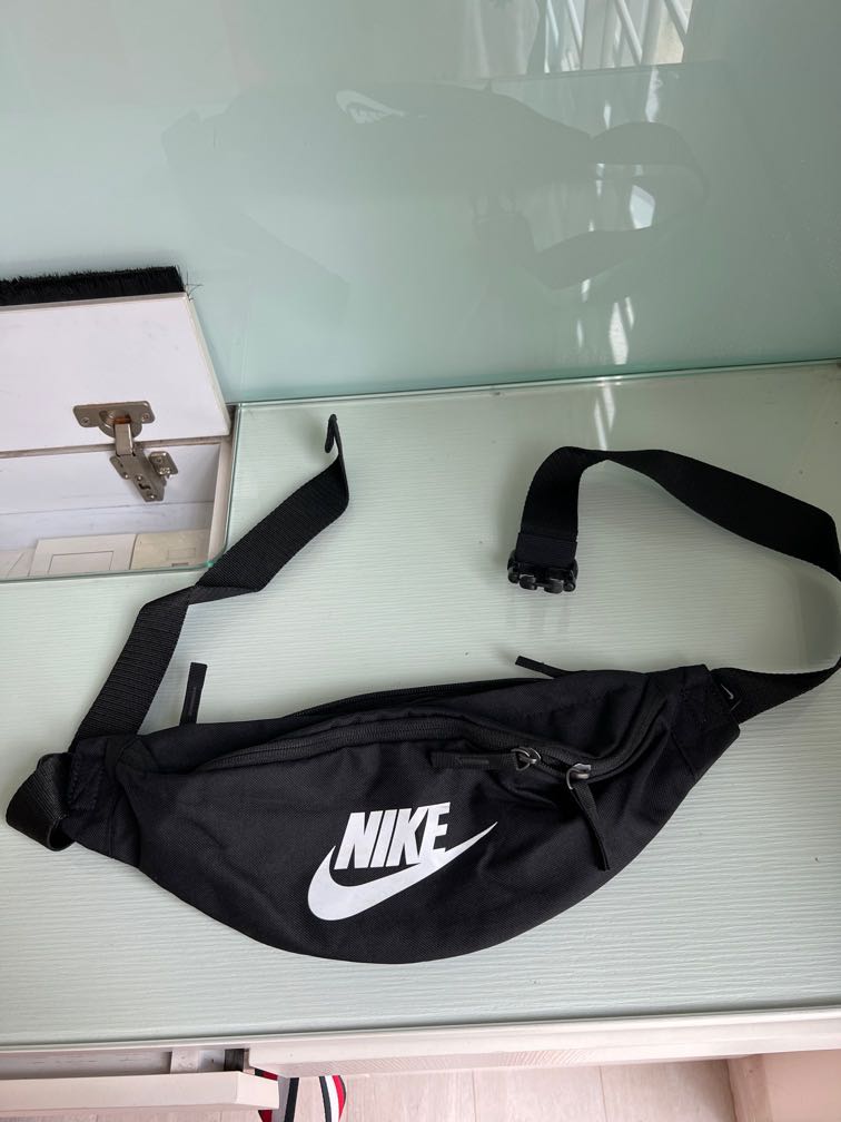 Nike Waist Pouch, Men's Fashion, Bags, Belt bags, Clutches and Pouches ...