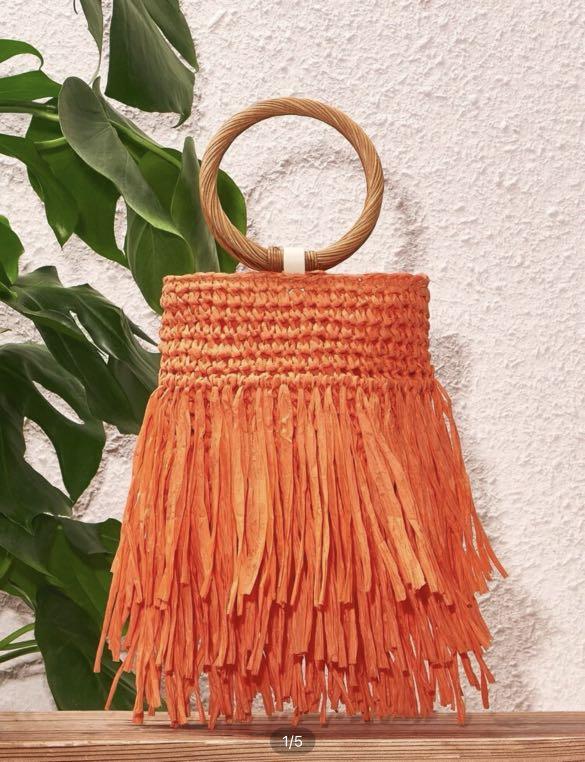 Fringe hotsell straw bag