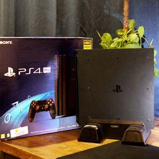 PS4 PRO with Box CUH-7218B Like New