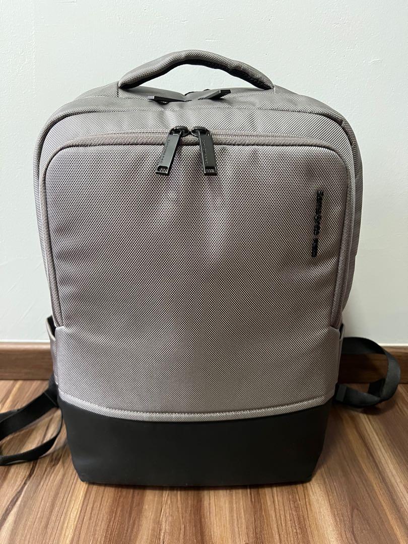 Samsonite red hosue backpack top