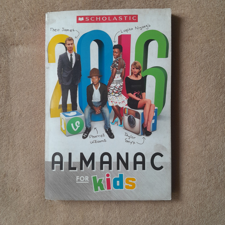 Books　Scholastic:　Almanac　on　For　Kids　Children's　2016,　Books　Hobbies　Toys,　Magazines,　Carousell
