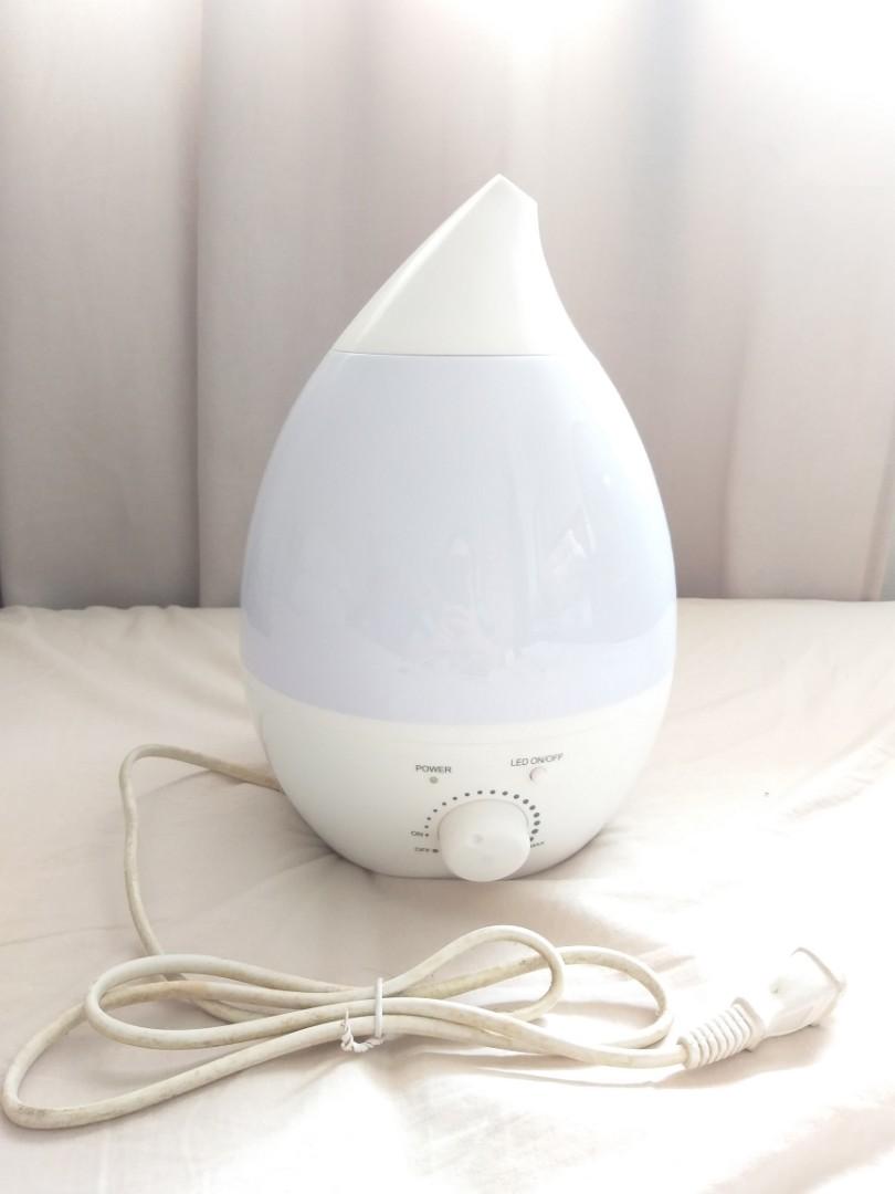 Ultrasonic Cool Mist umidifier (Category: Air Purifiers & Dehumidifiers) located in Cavite. Submitted by wishie_collects (Listing ID 1172588485, Image 1). Description: 110 volts barely used.