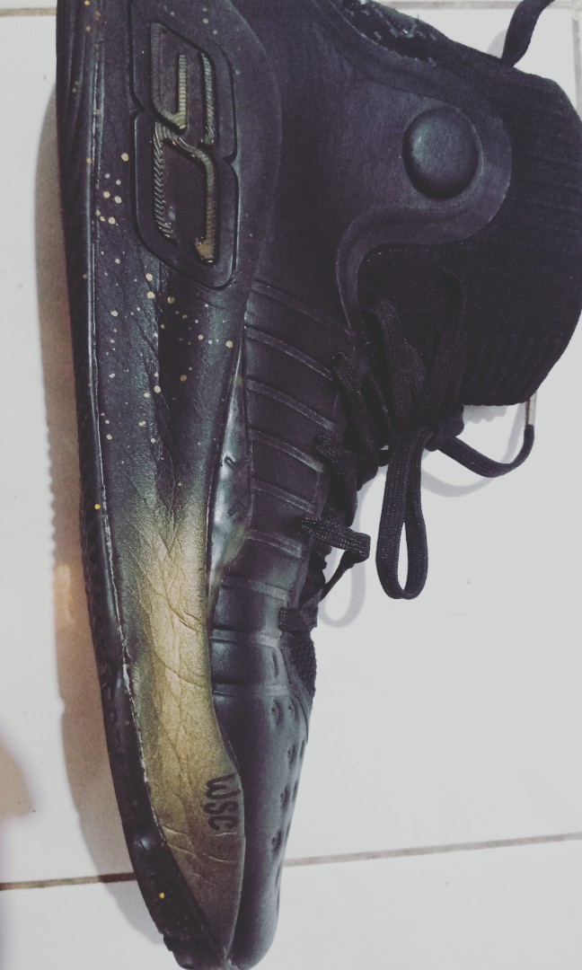 Under Armor curry 4 WSC Fesyen Pria Sepatu Lainnya di Carousell