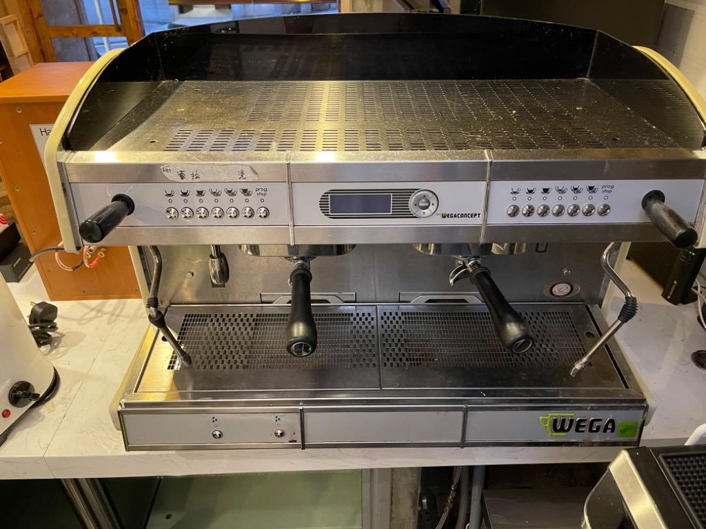 Wega espresso machine + 2 coffee grinders, 家庭電器, 廚房電器, 咖啡機及咖啡壺 Carousell