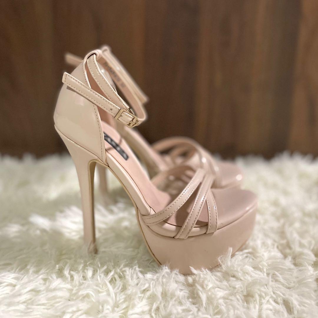 Nude sales heels 5