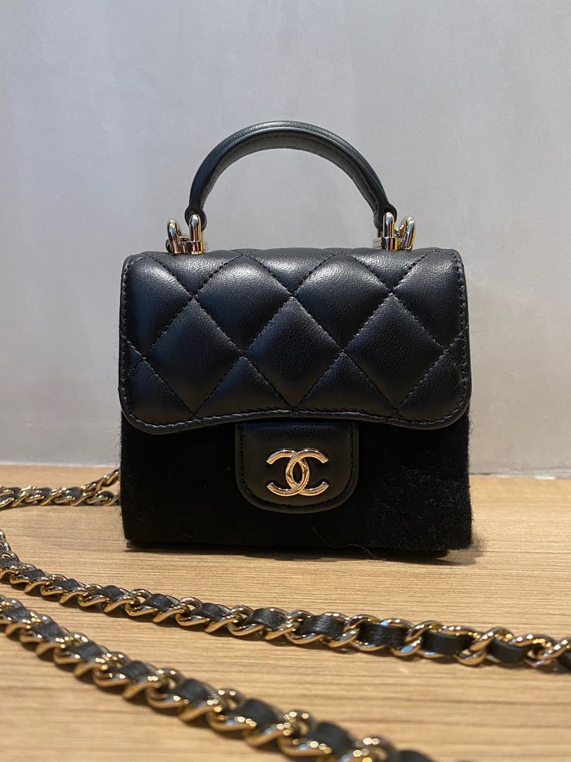 Chanel 22P Quilted Top Handle Clutch On Chain Black Lambskin LGHW, Luxury,  Bags & Wallets on Carousell