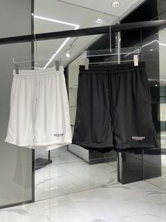 (Category: ) located in . Submitted by luxcloset.shop (Listing ID 1172721272, Image 1). Description: .
