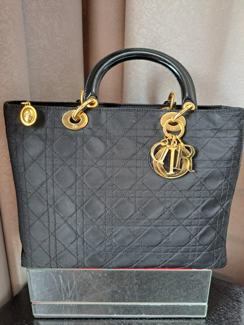 Lady dior store charms