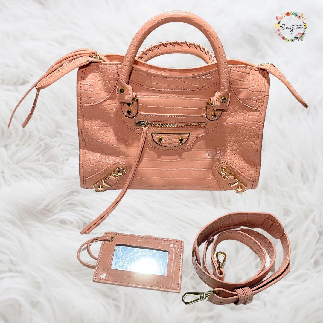 Balenciaga City Mini (Category: Luxury Bags & Wallets) located in Santa Rosa. Submitted by Busy_Momma (Listing ID 1163097180, Image 1). Description: With Mirror With Sling With Dust Bag Self Authentication Coded.