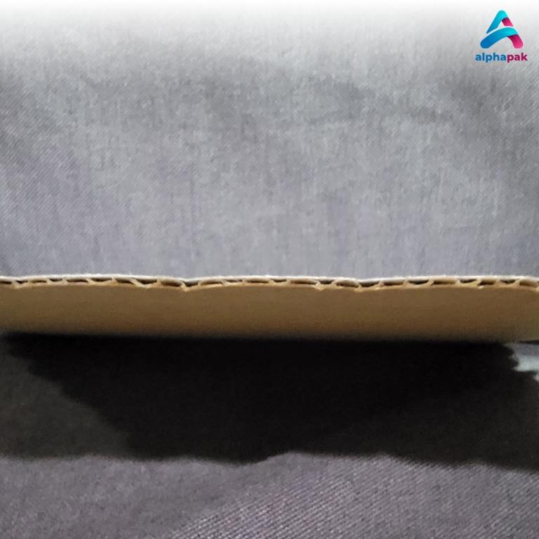 Cake Board 8 inch White Square Scalloped (10pcs) (Category: Homemade Bakes) located in Mandaluyong City. Submitted by alphapak (Listing ID 1172622759, Image 3). Description: - Used to support bottom of Cake - Sold in sets of 10pcs - Plastic laminated - Food Grade Material - Size: 8 inches - Board Style: Square, Scalloped - Color: White This cake trays comes in 8" width, ideal for presenting most small sized cakes and making them look presentable 