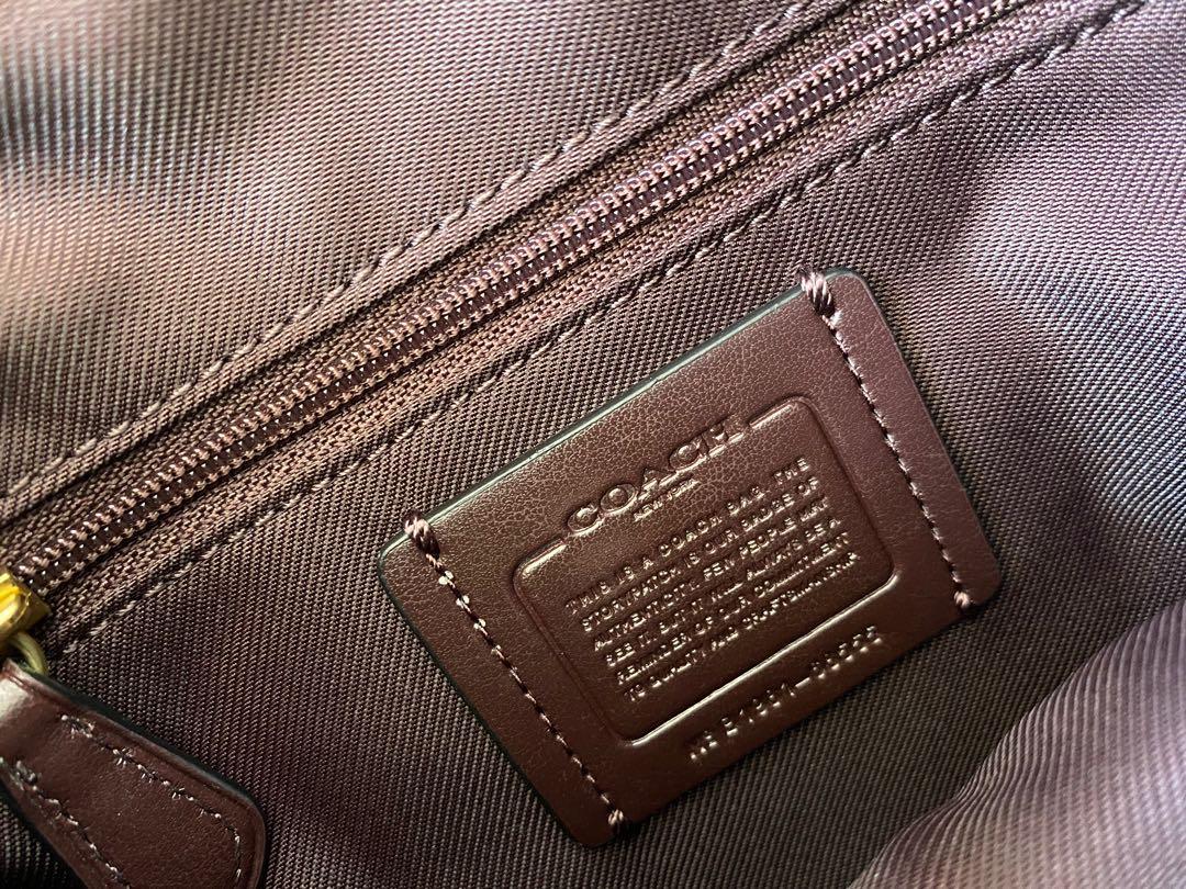 Coach Backpack （分類：手袋及銀包）位於 Hong Kong。 由 trudada 提交（商品編號 1172670190，圖片 2）。簡介： 95%新！只用過1-2次～。