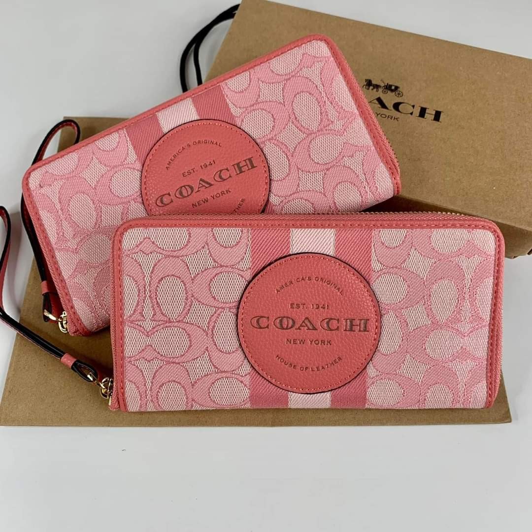 Coach long wallet, Women's Fashion, Bags & Wallets, Wallets & Card