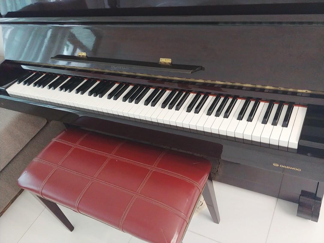 Daewoo Piano, Hobbies & Toys, Music & Media, Musical Instruments on